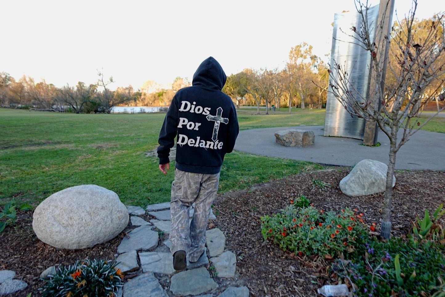 Dios Por Delante Hoodie