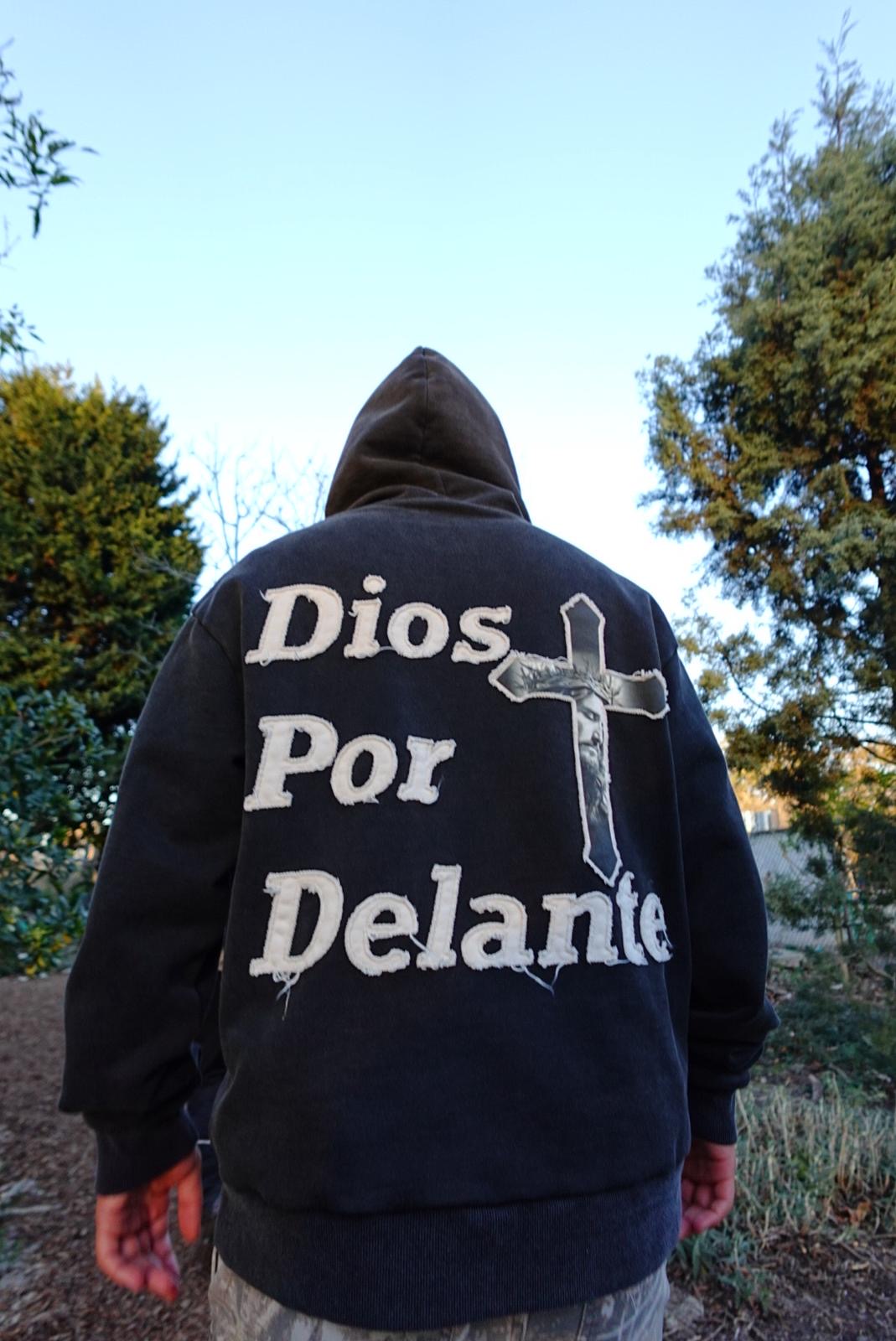 Dios Por Delante Hoodie